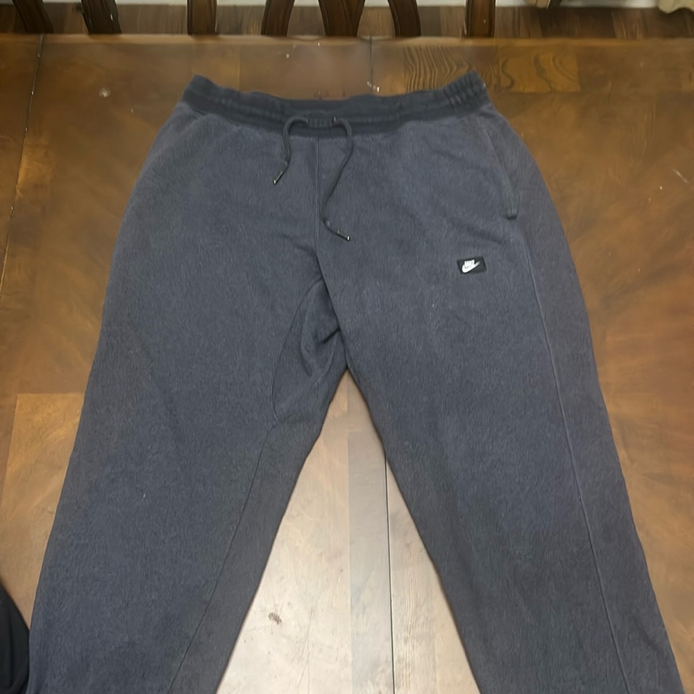 Nike sweats joggers size xl fit more like a Large